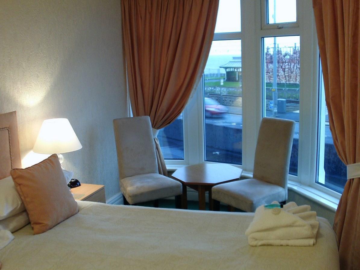 Brincliffe Hotel Blackpool Bagian luar foto